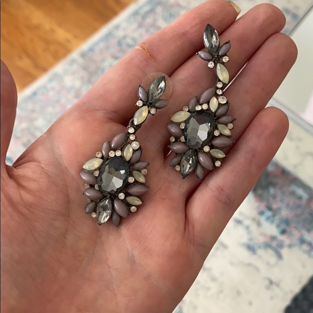 Dangle cluster earrings